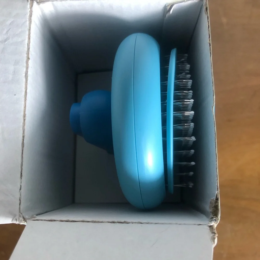 Dr. Cuddles Furtastic Pet aHair Styler Brush. New